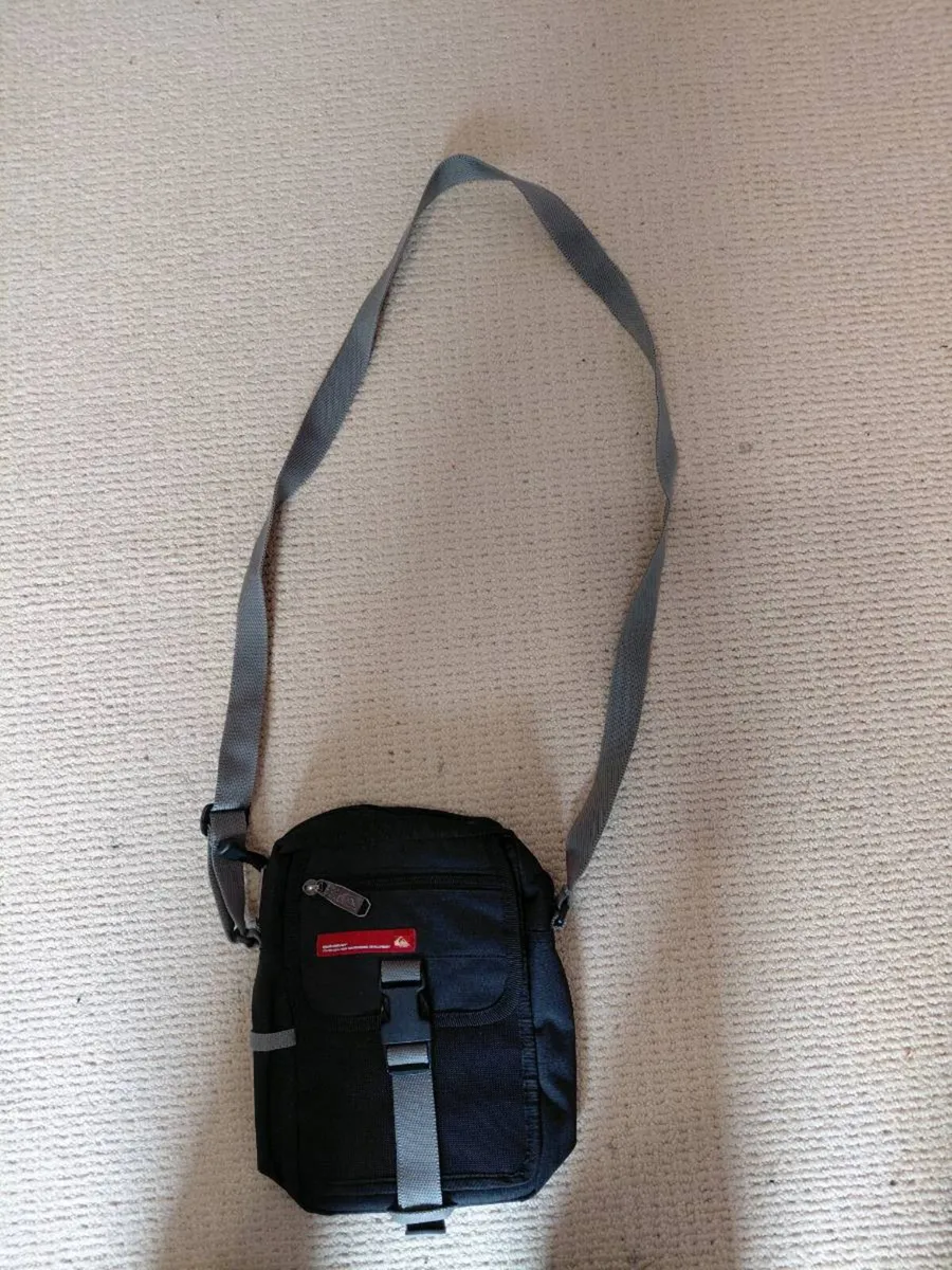 QuikSilver shoulder bag - Image 1