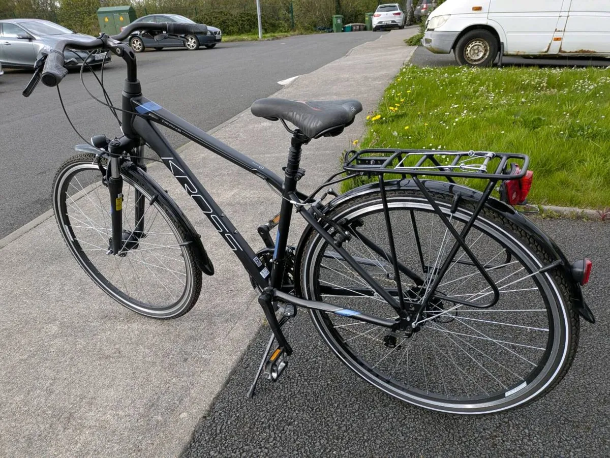 21 Speed Adult Bike in Fantastic Condition - Image 2