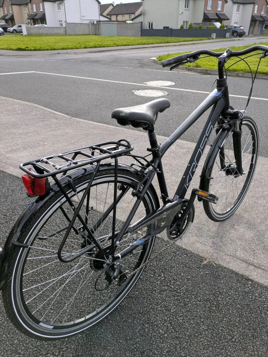 21 Speed Adult Bike in Fantastic Condition - Image 4