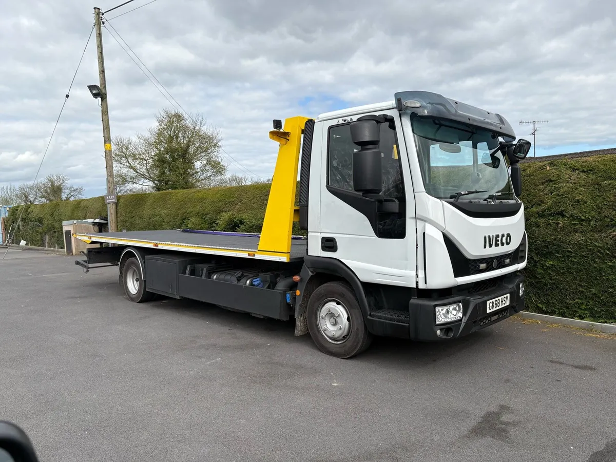 2018 Iveco  10 ton. Tilt a slide - Image 1