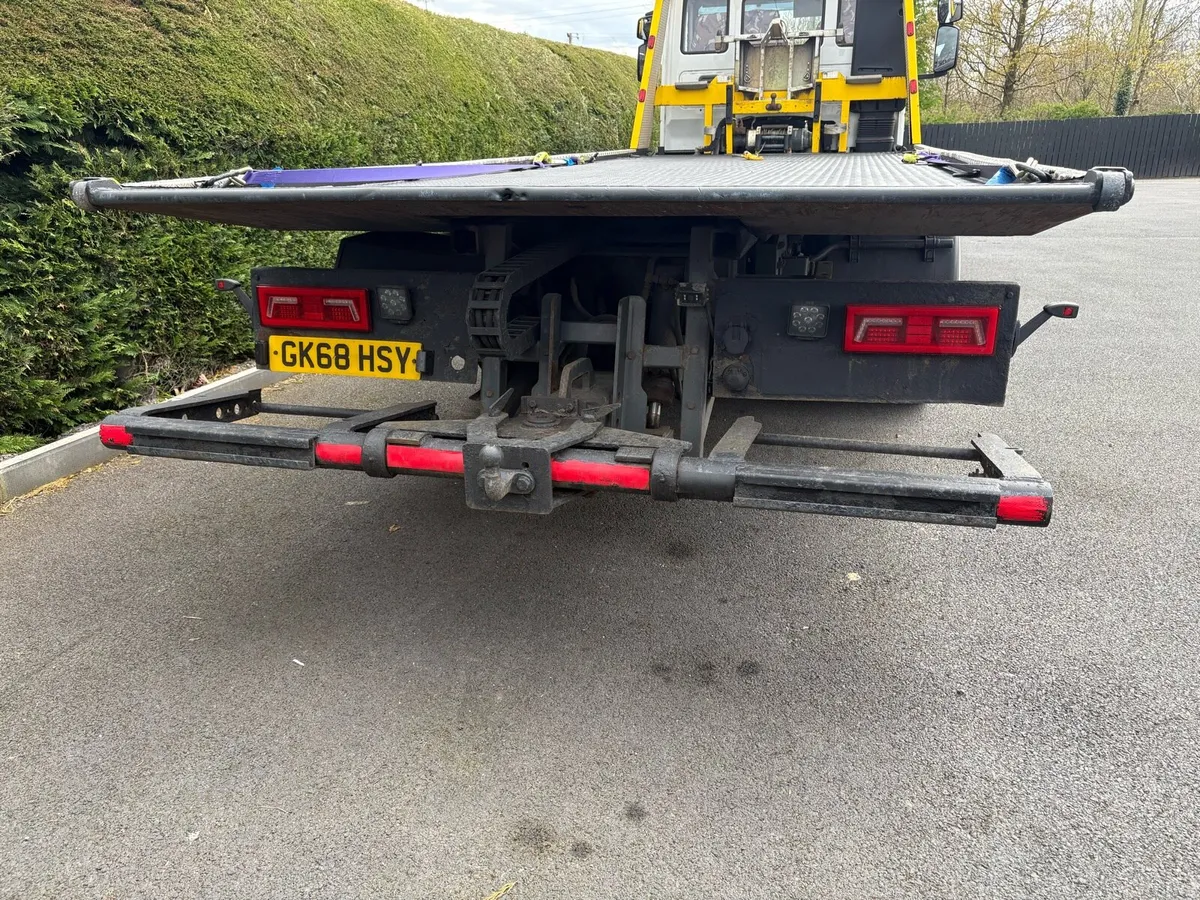 2018 Iveco  10 ton. Tilt a slide - Image 2