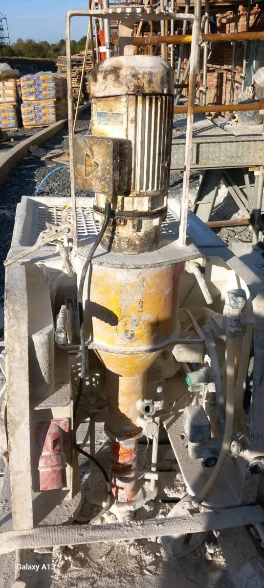 Plastering machine damaged - Image 4