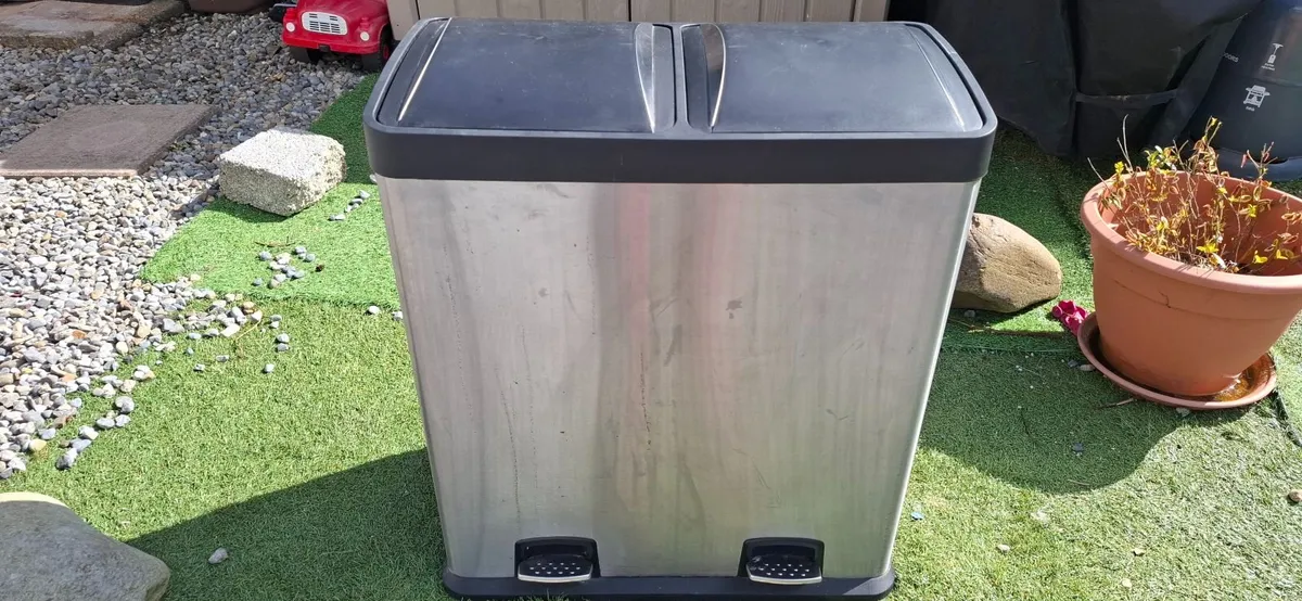 Kitchen bin - Image 1