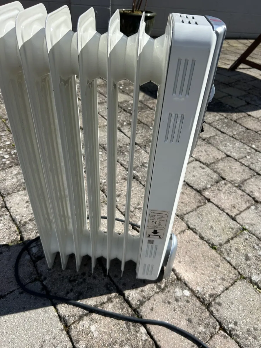 Bedhead, travel cot, electric heater - Image 3