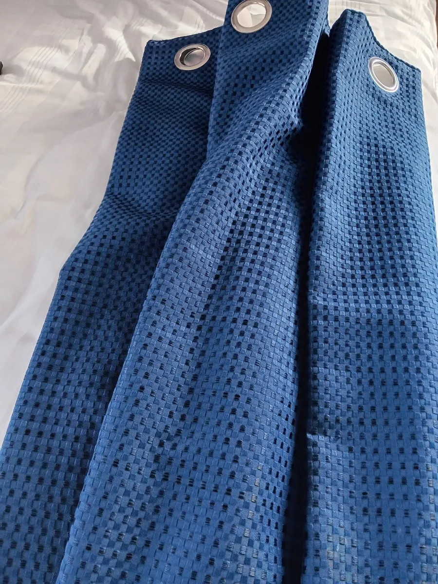 Curtains - Image 4