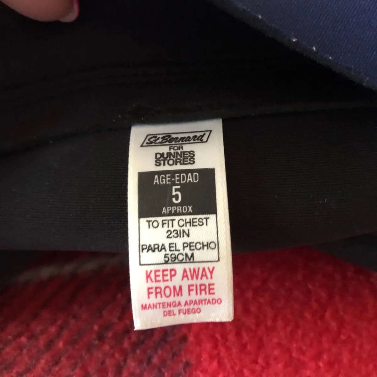 Boys wetsuit age 5 €10 - Image 3