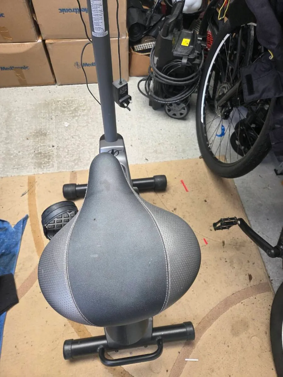Exercise bike - Image 2