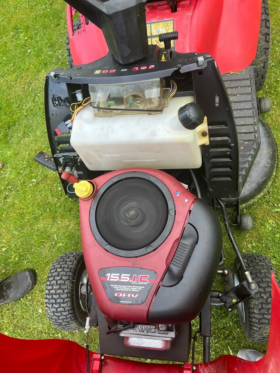 Castelgarden Twincut ride-on mower - Image 4