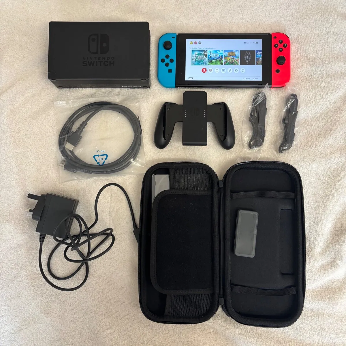 Nintendo Switch Console HAC-001-01 - Image 3