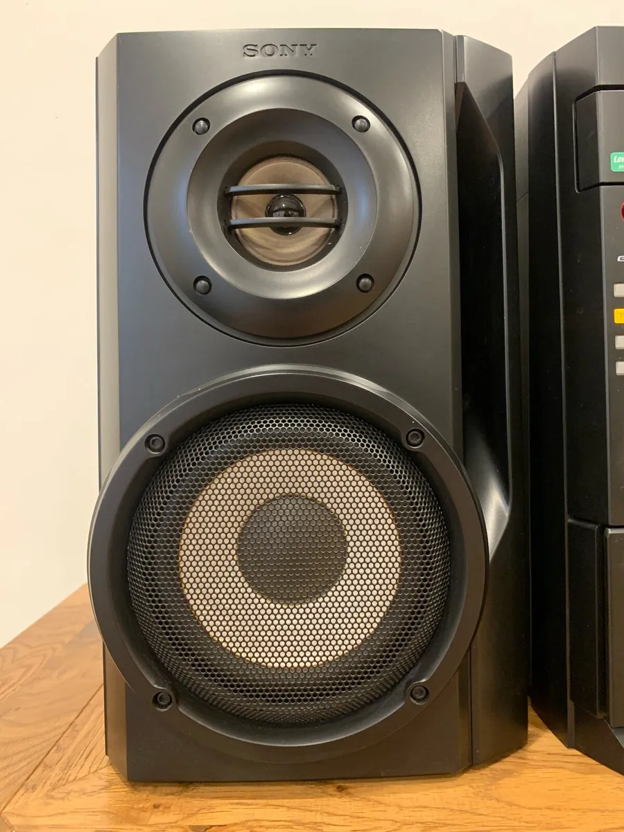 Sony MHC-RG 20 Hi-Fi shelf stereo system - Image 3