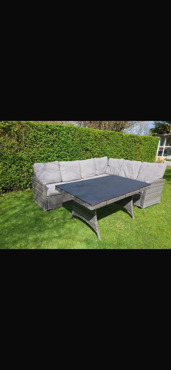 Rattan garden furniture set - Image 2