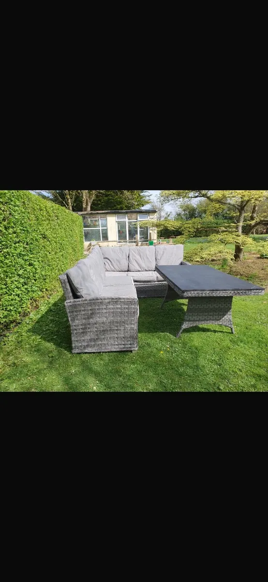 Rattan garden furniture set - Image 3