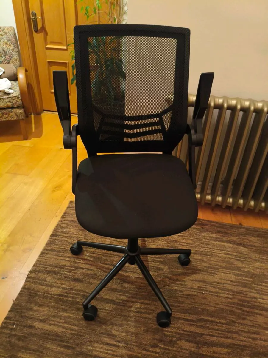 New desk chair , hardly sat on , - Image 2