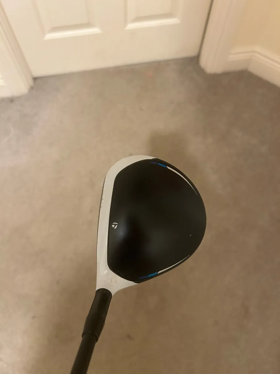 Taylormade Sim 2 3 wood - Image 1