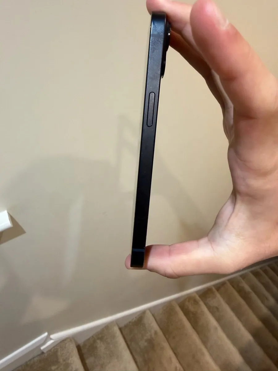 iPhone 14 256GB great condition - Image 4
