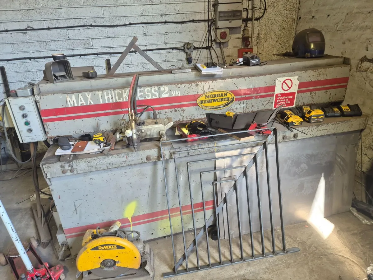 Guillotine 2mtr bed 3phase