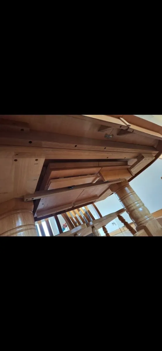 Oak table and 6 chairs - Image 4