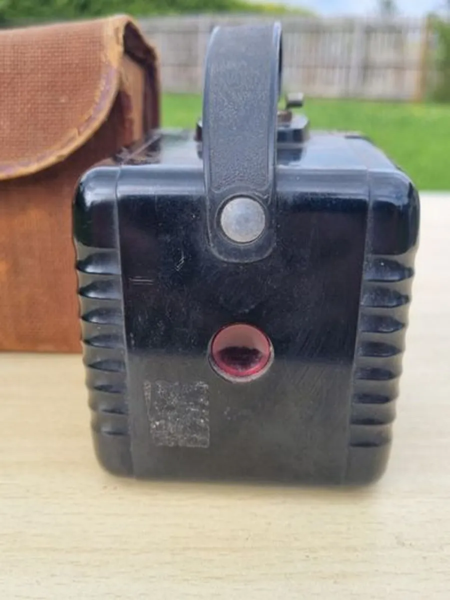 Vintage KODAK Brownie Hawkeye Camera - Image 4
