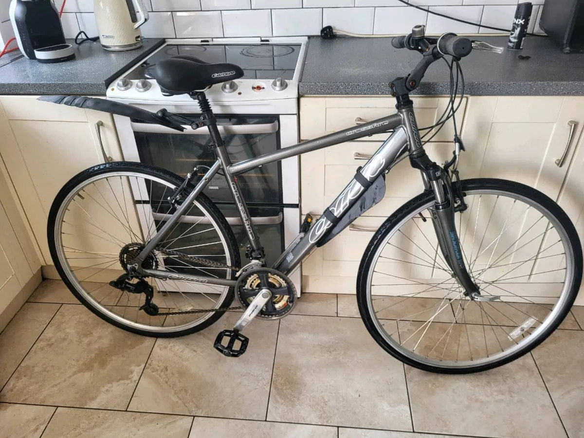 Hybrid bike - Image 1