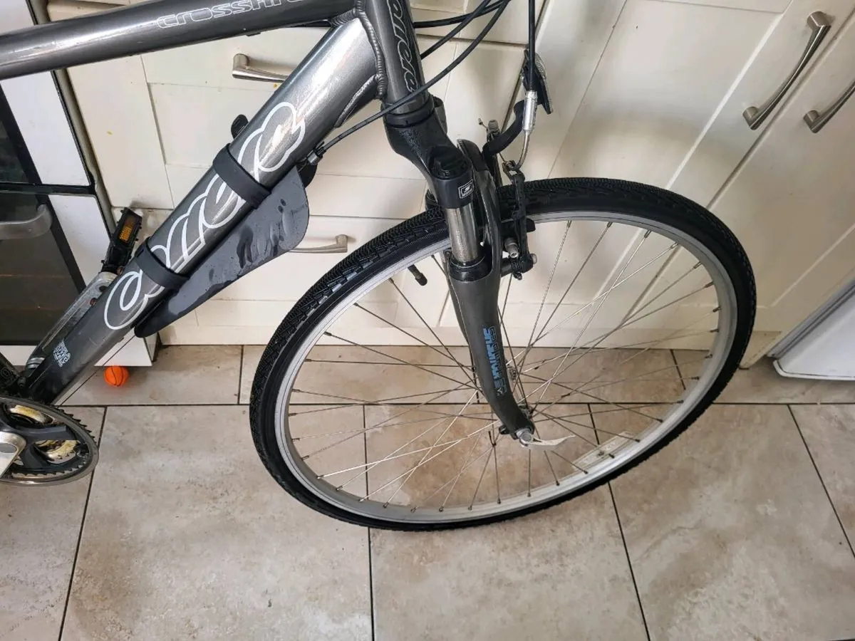 Hybrid bike - Image 2