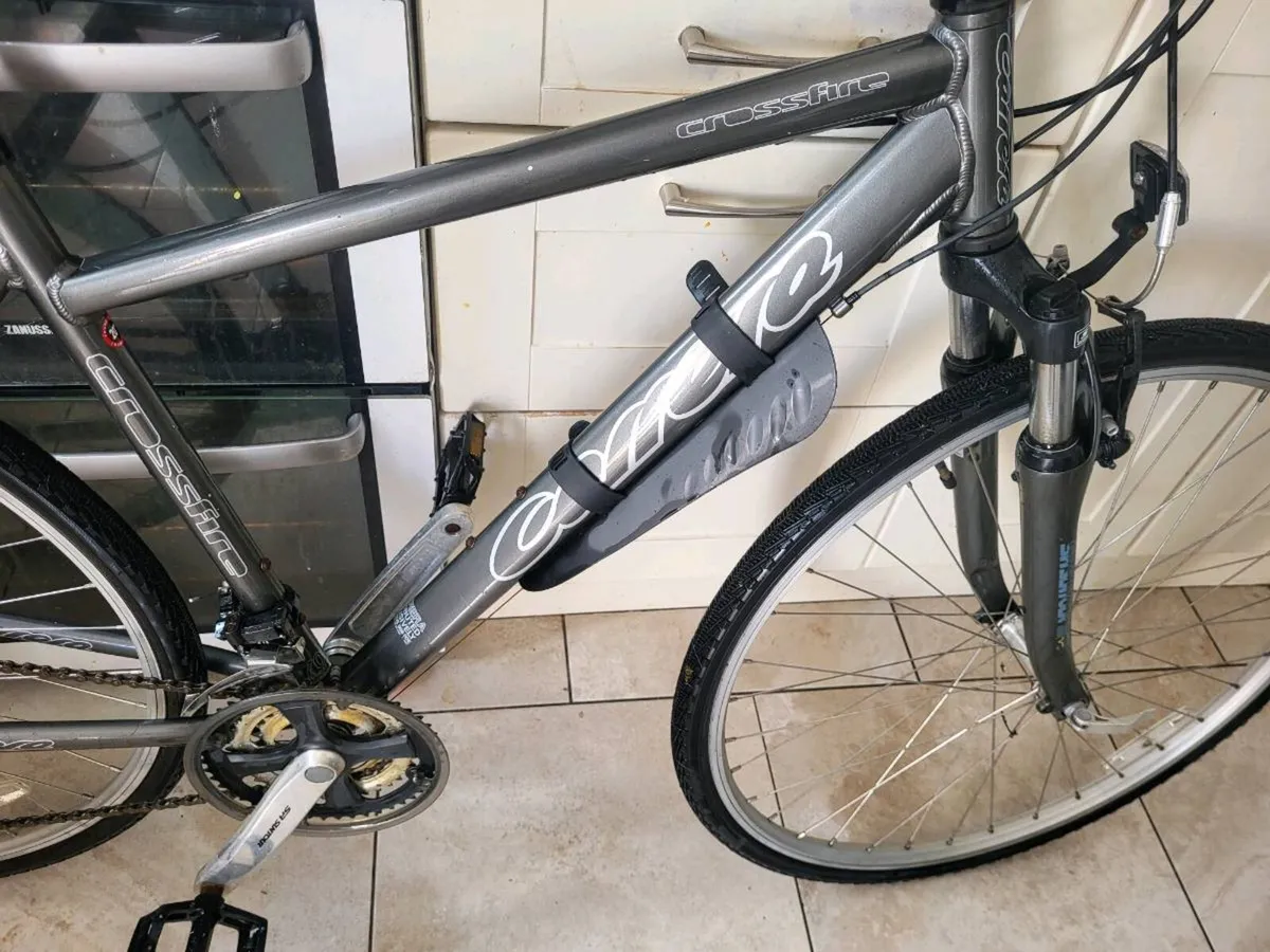 Hybrid bike - Image 4