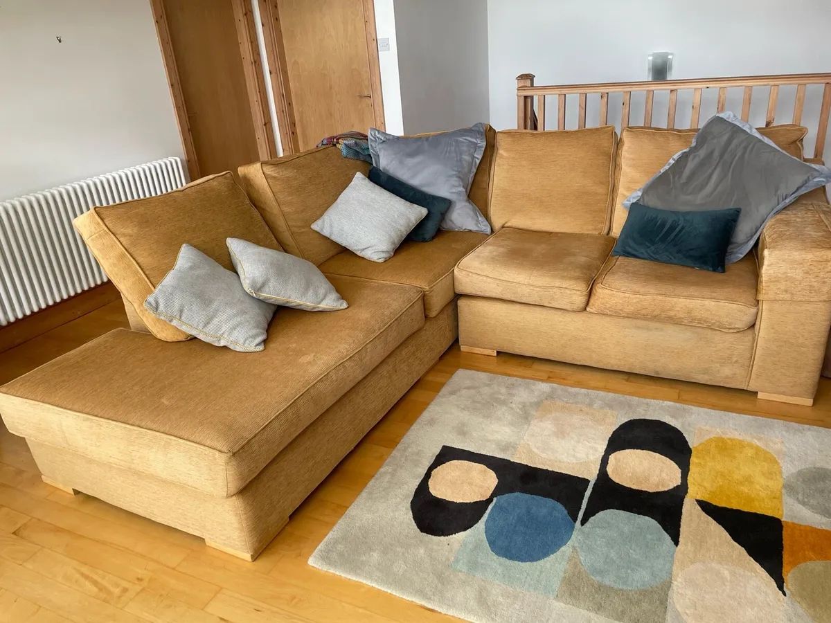 L shaped couch - Image 2