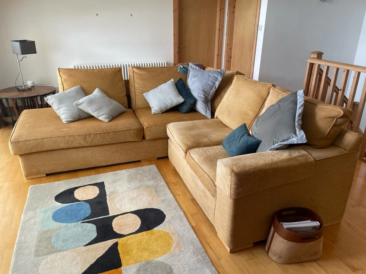 L shaped couch - Image 3