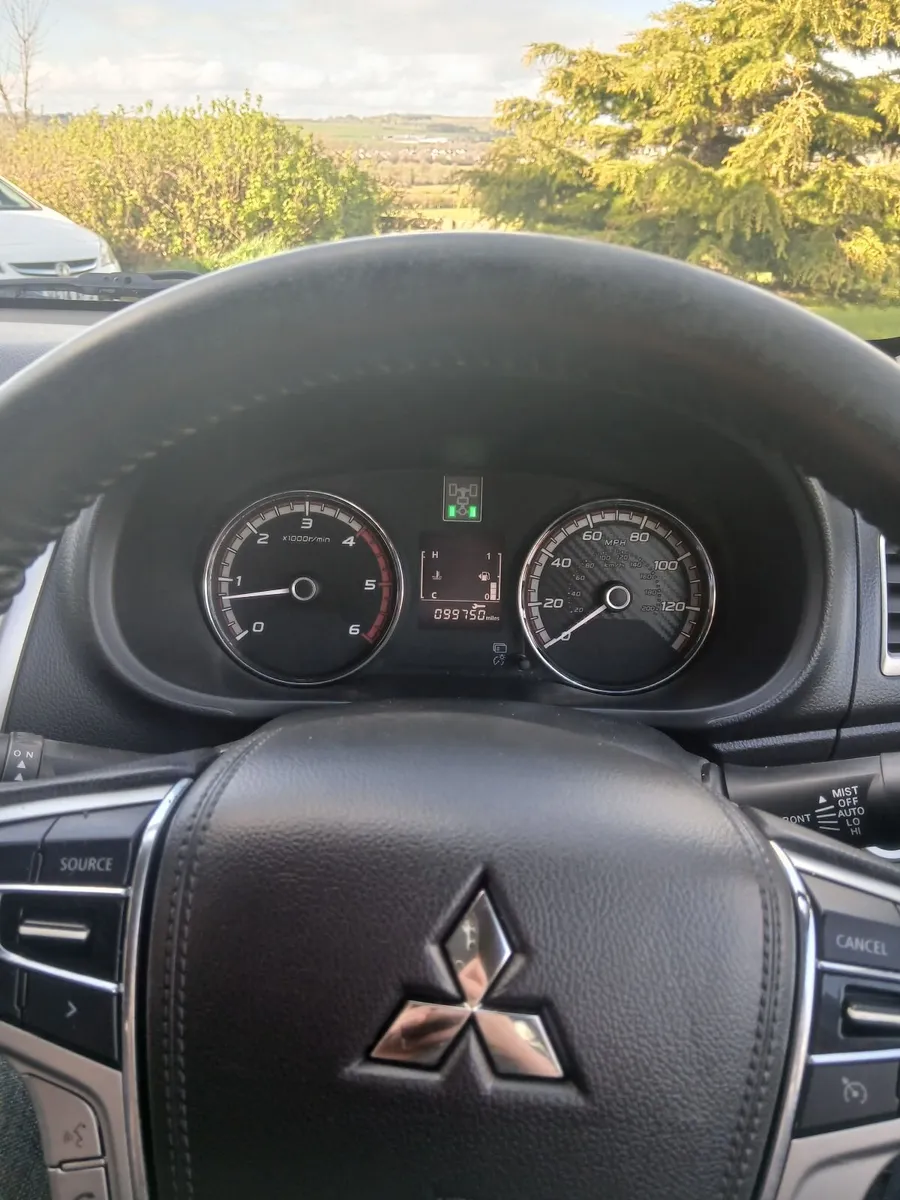 Mitsubishi L200 2018 - Image 2