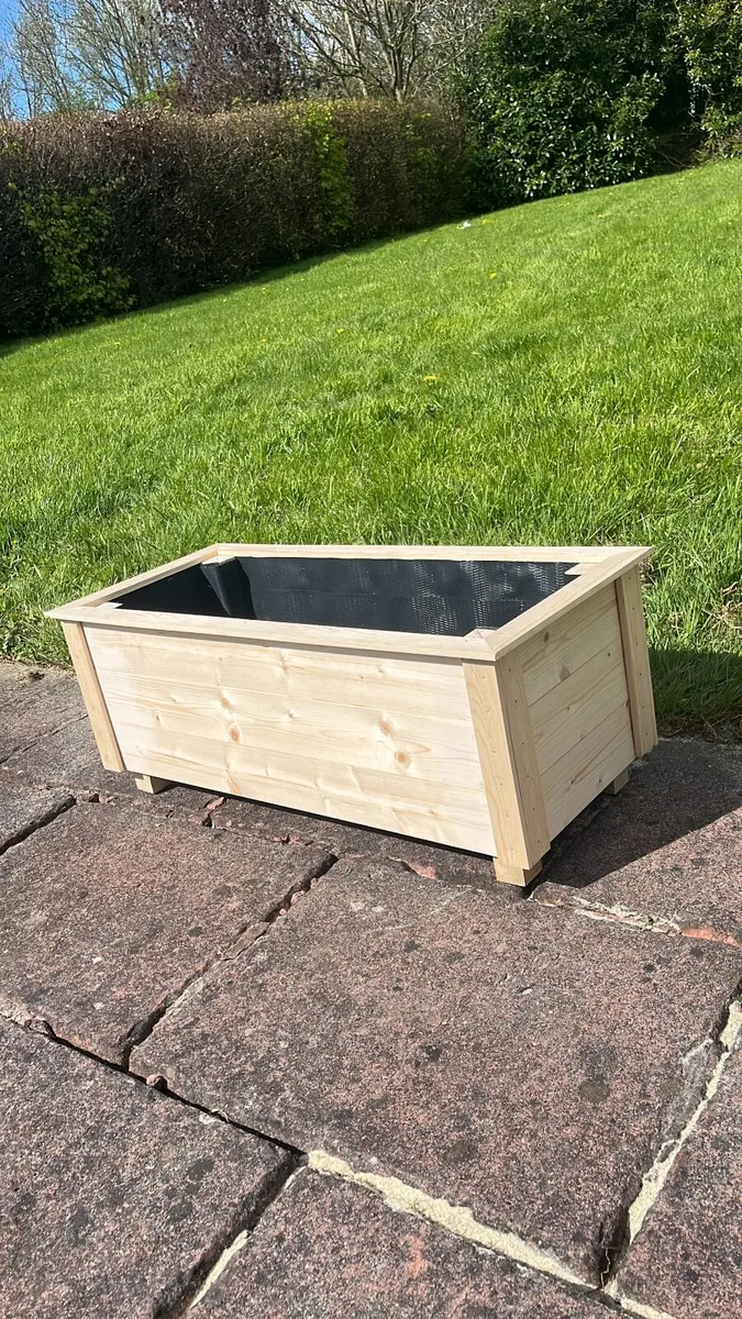 Planter box
