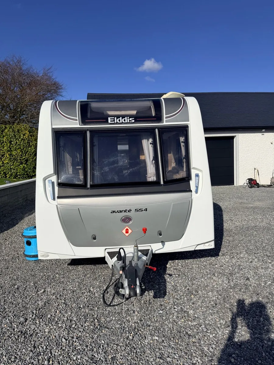 **ISLAND BED** Elddis Avante 554 Caravan - Image 2