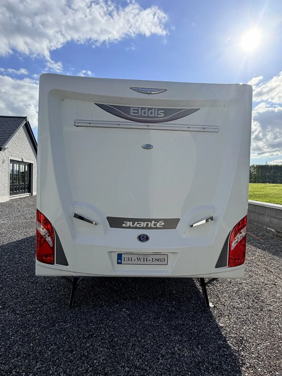 **ISLAND BED** Elddis Avante 554 Caravan - Image 4