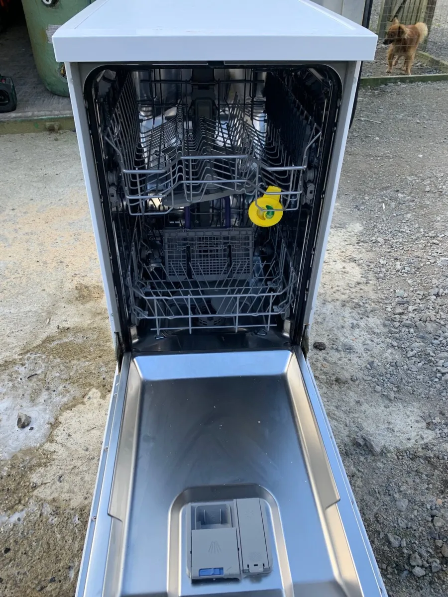 Slimline Dish washer - Image 1