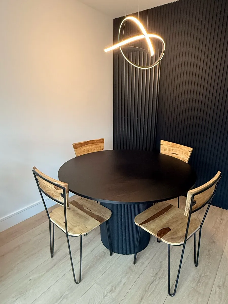 Dining table - Image 3