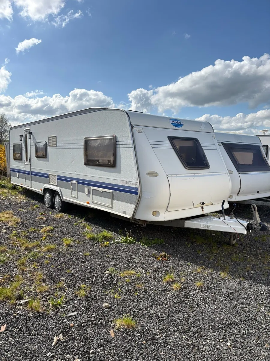 2009 hobby 6 berth fixed bed caravan - Image 1