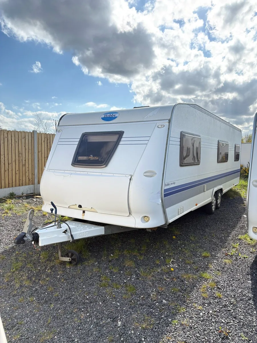 2009 hobby 6 berth fixed bed caravan - Image 2