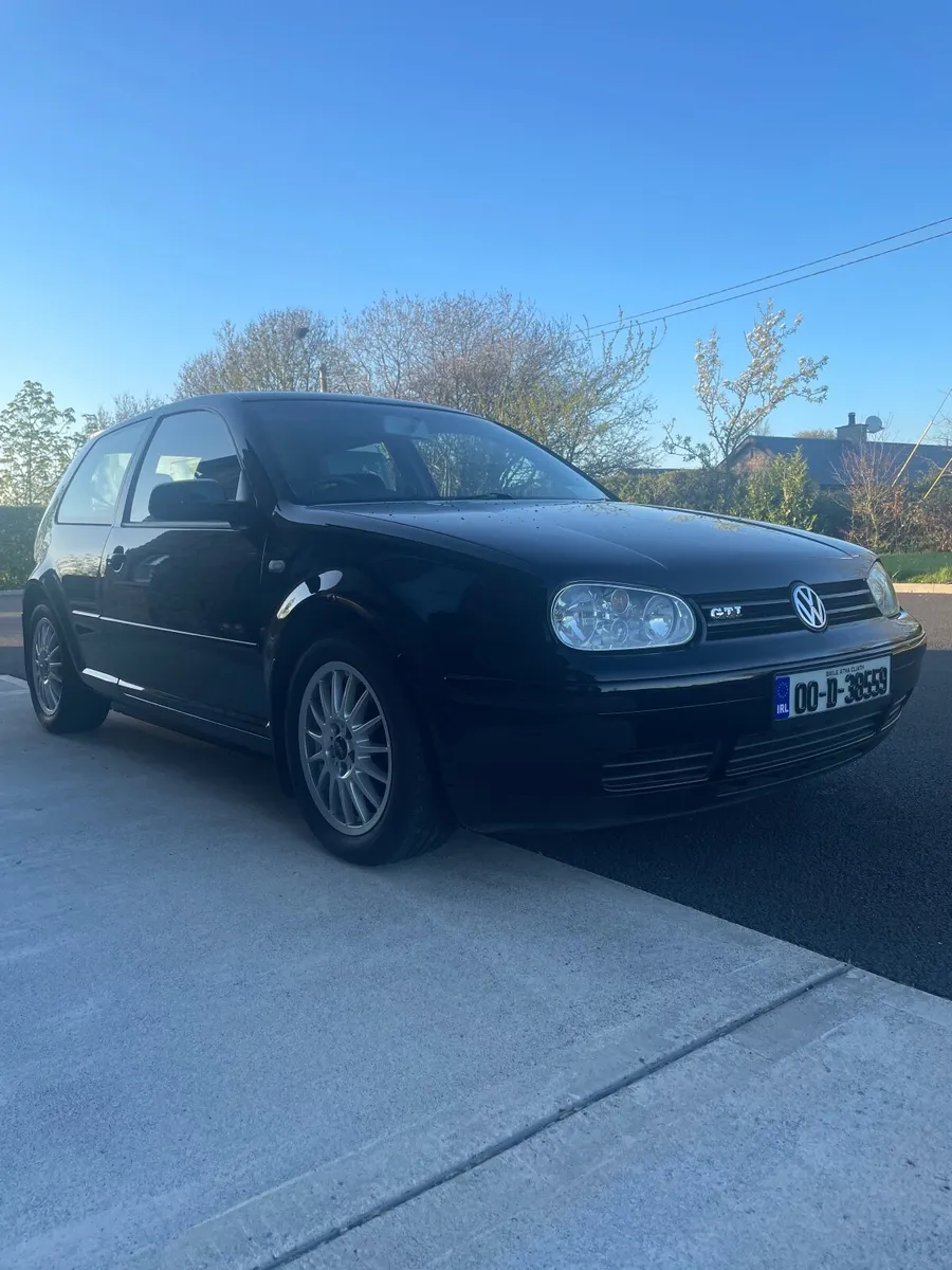 Volkswagen Golf 2000 - Image 1