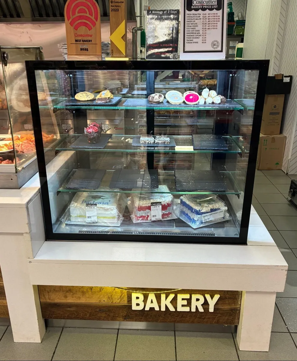 chilled cake display - Image 3