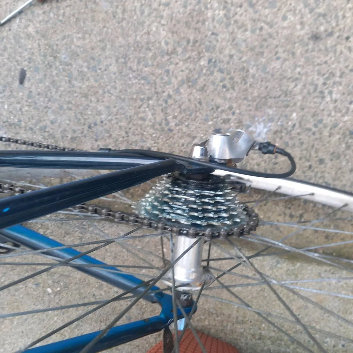 Falcon xanthos racing bike - Image 4