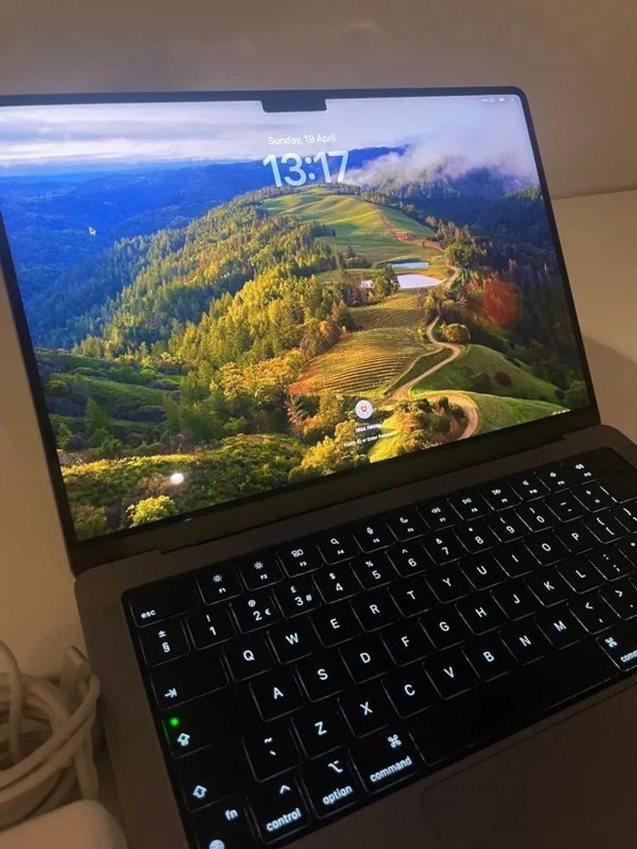 MacBook Pro M1 - Image 3