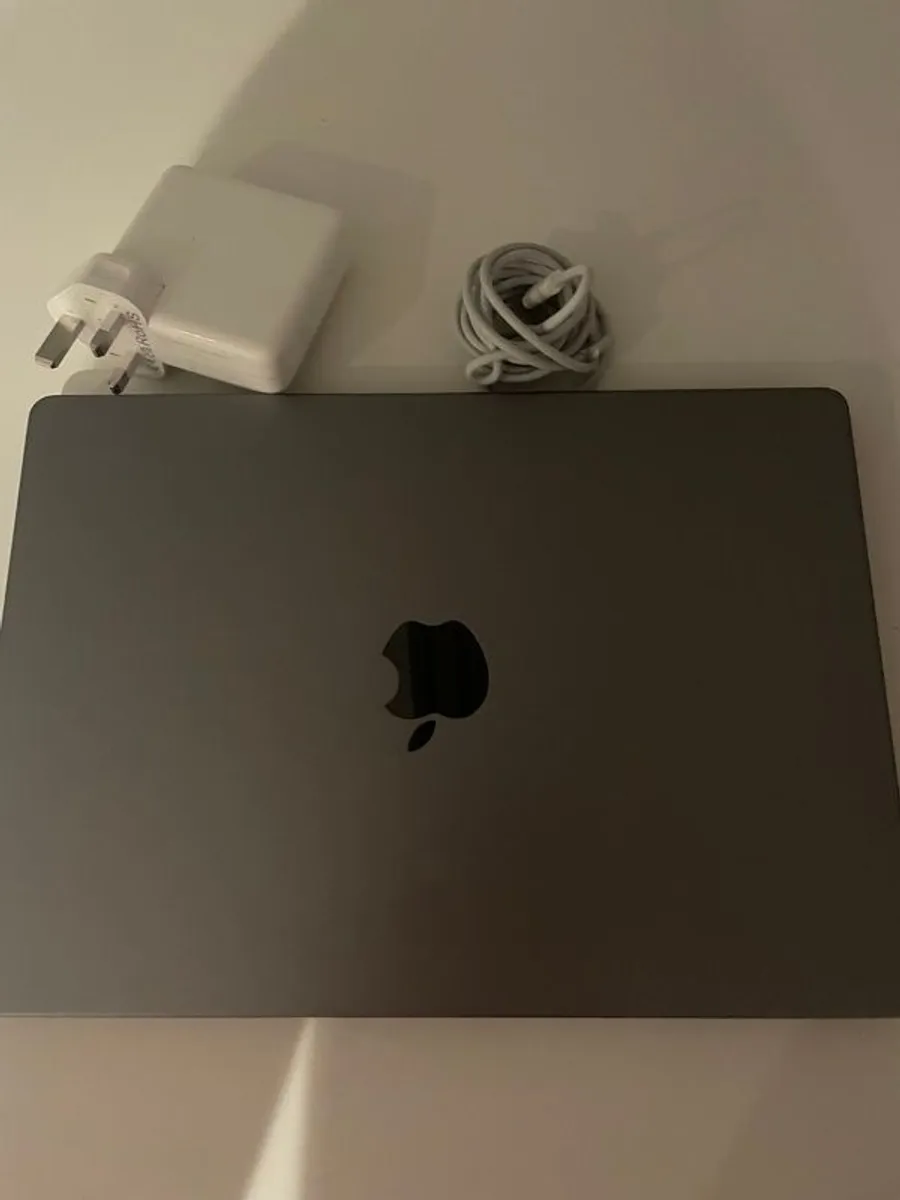 MacBook Pro M1 - Image 4