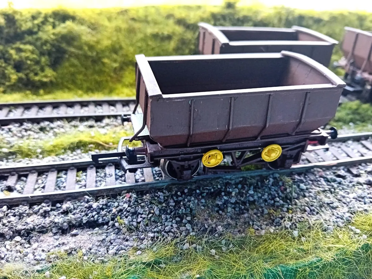 MODEL RAILWAY  IRISH  BALLEST  WAGONS - Image 3