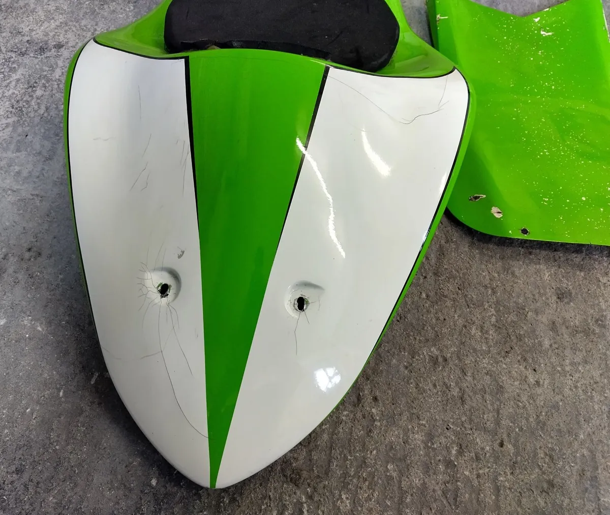2006/2007 Kawasaki ZX10R Race Fairing & Seat - Image 3