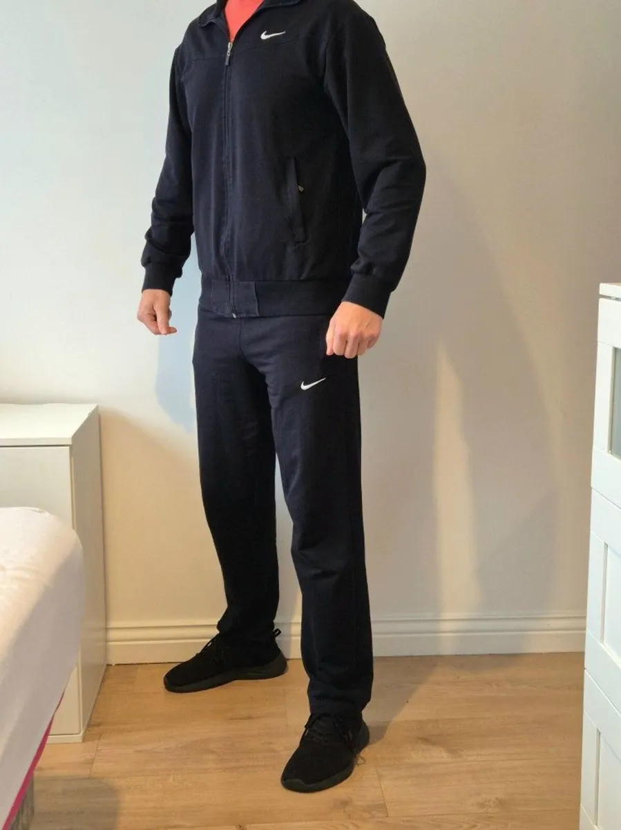 NIKE tracksuit - Image 1