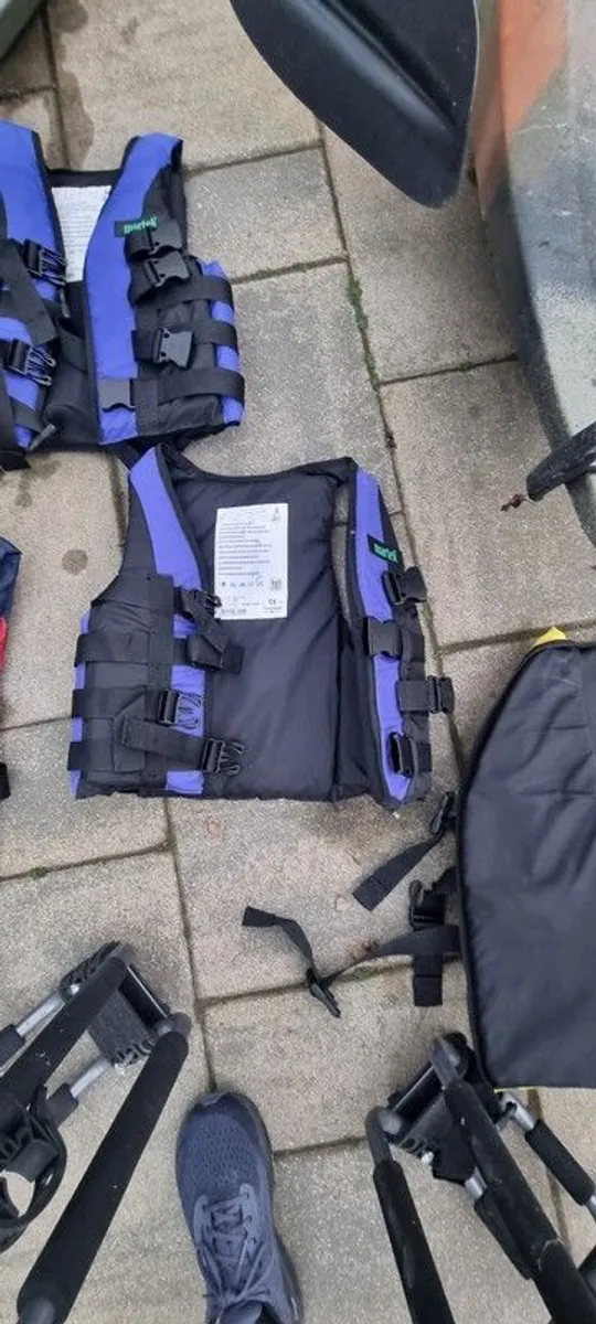Kayaks x 2 + accessories - Image 4