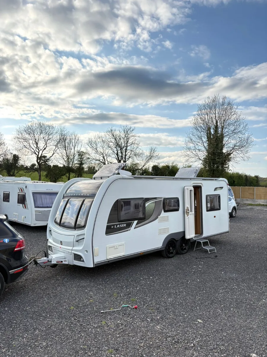 Coachman 6 berth high end rare layout caravan - Image 1