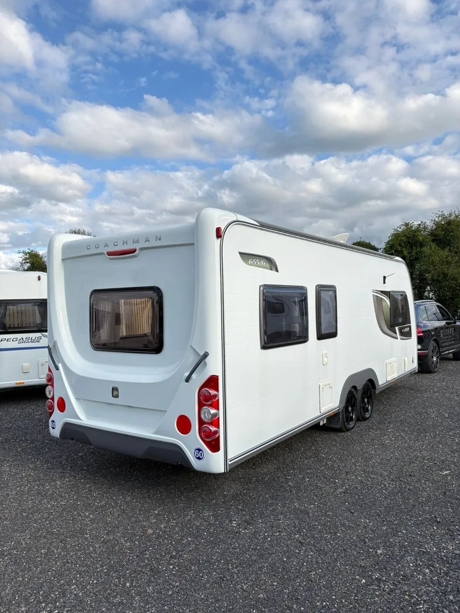 Coachman 6 berth high end rare layout caravan - Image 4