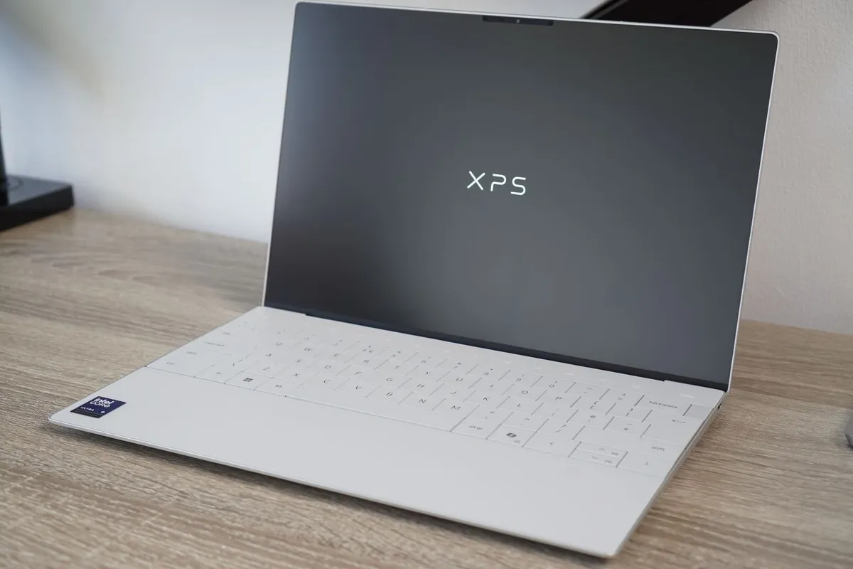 Dell XPS 13 9350 | Ultra 9 288V (Series 2) | 32GB - Image 1