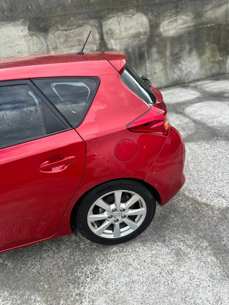 Toyota Auris 2015 - Image 4