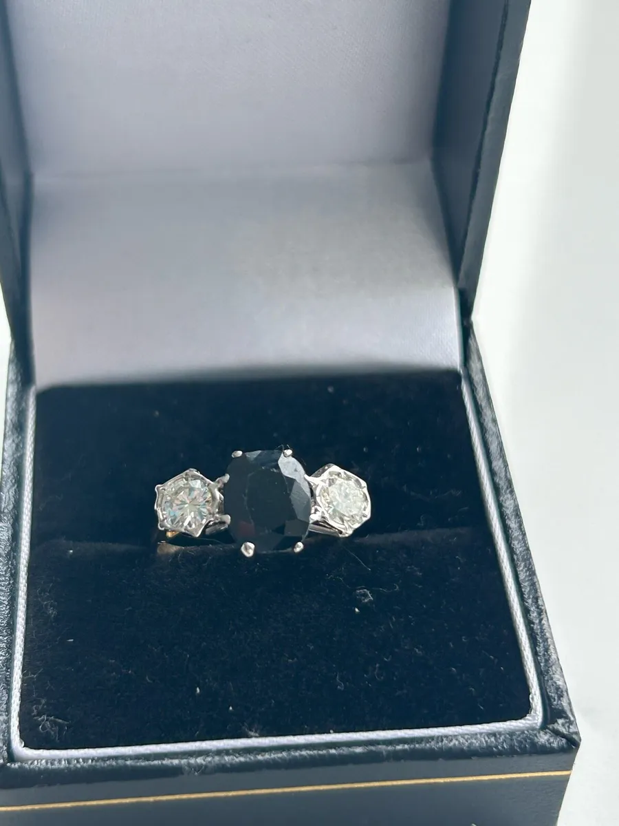 Gold Sapphire and diamond engagement ring - Image 2