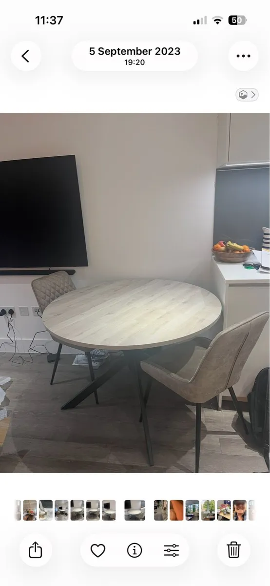 Extendable Dining table - Image 1